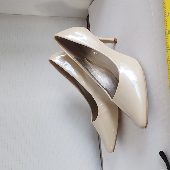 Women Mid-Height Stelitto Heel - Picture 2 of 10